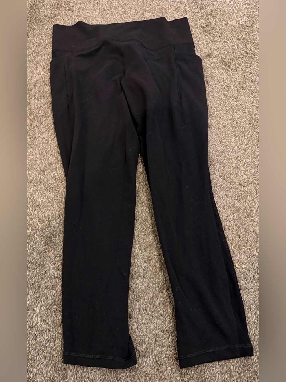 Athleta Salutation Stash 7/8 length Mesh side panel legging size M